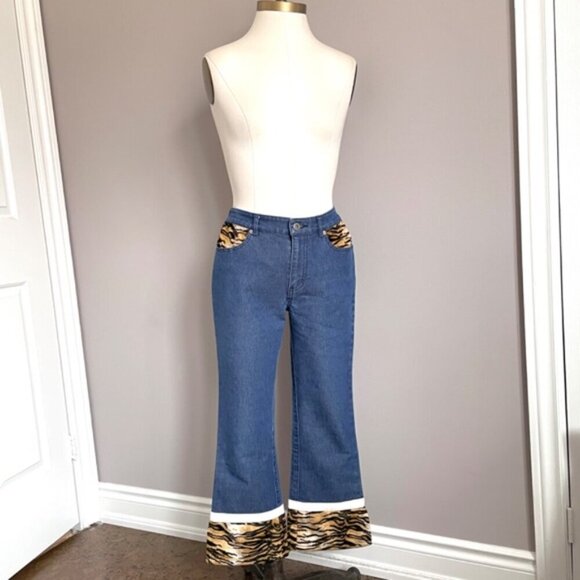 Vintage Y2K Guess Bootcut Cropped Jeans w/ Faux Fur Trim - 28" - Picture 10 of 12